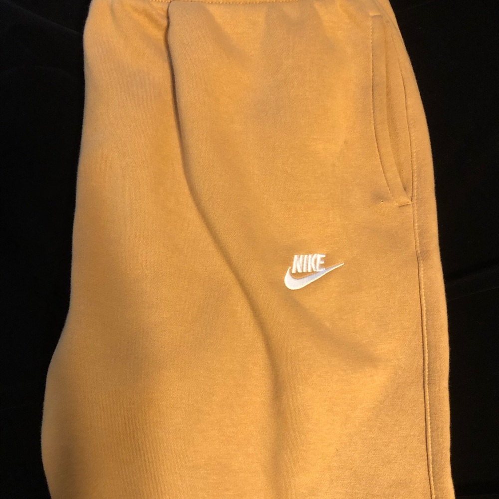 Nike Tan Sweatpants Relaxed Fit Soft Fabric